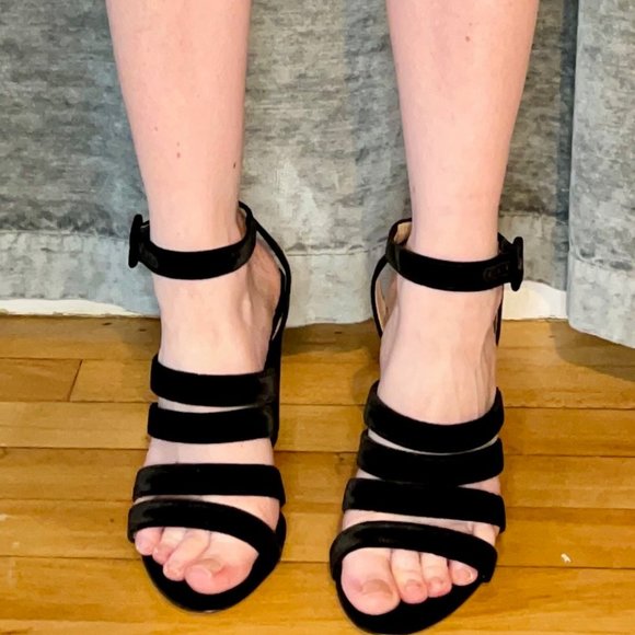 Charlotte Olympia Christie black velvet strappy heel sz 37